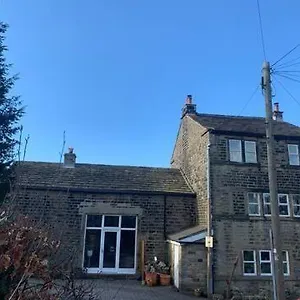 https://barn-cottage-12-oldfield-near-honley-holmfirth-hd9-6rl-1.yorkshirehotels.net